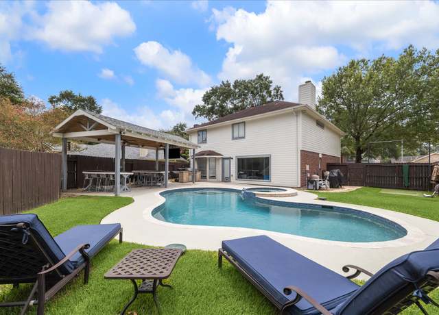 Property at 3811 Village Well Dr, Humble, TX 77396, 4 beds, 2.5 baths
