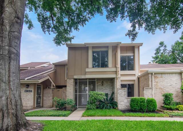 Property at 11624 Village Place Dr #327, Houston, TX 77077, 3 beds, 2.5 baths