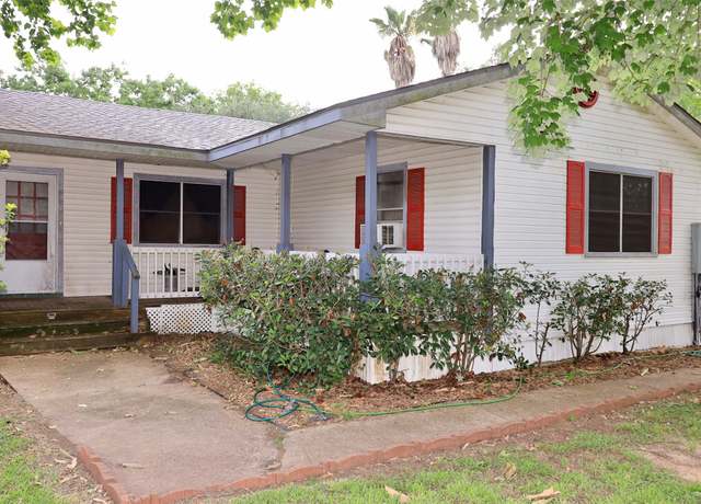 Property at 10366 County Road 909, Alvin, TX 77511, 3 beds, 2 baths