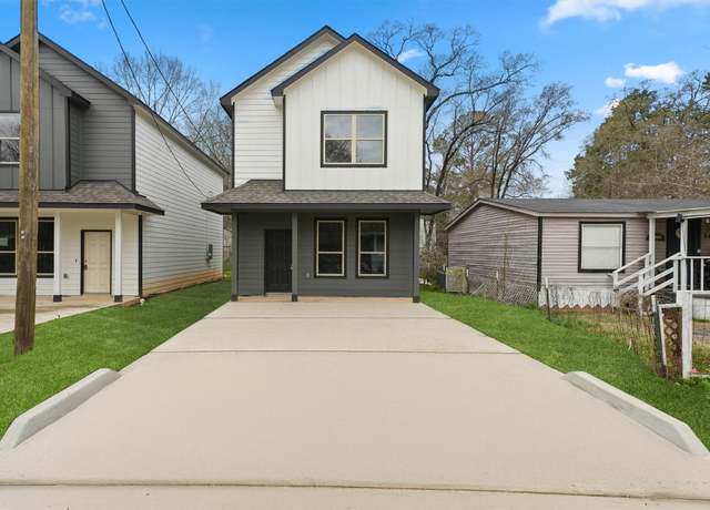 Property at 8687 Sassafras St, Willis, TX 77318, 3 beds, 2.5 baths