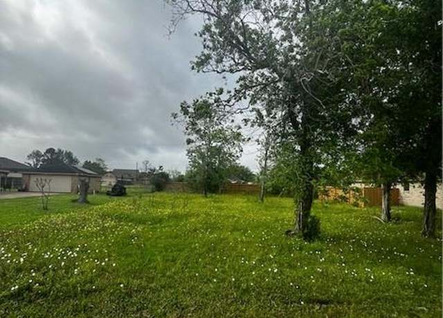 Property at 302 Manor Ave, Arcola, TX 77583