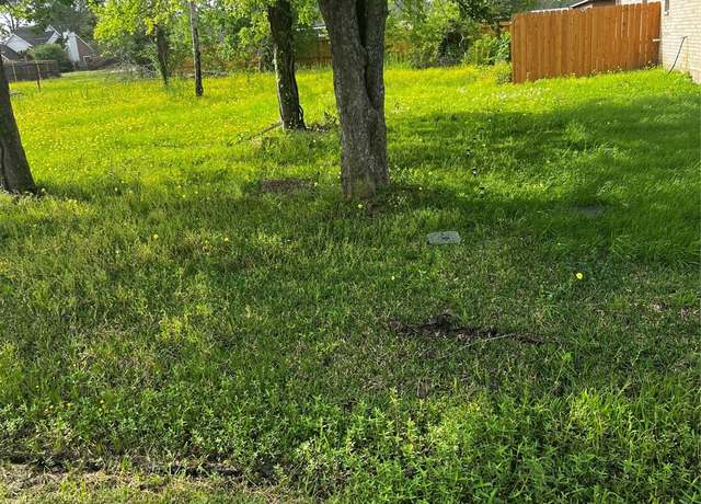 Property at 302 Manor Ave, Arcola, TX 77583