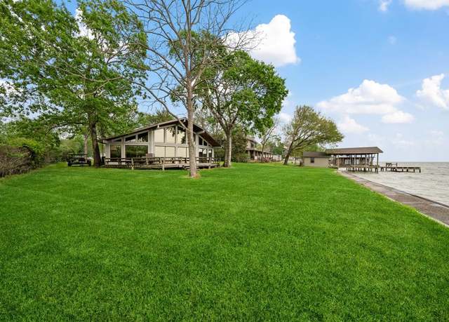 Property at 561 Mallard Pt, Livingston, TX 77351, 2 beds, 1 bath