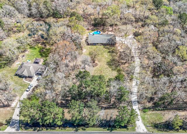 Property at 16600 Highway 321, Dayton, TX 77535, 3 beds, 2.5 baths