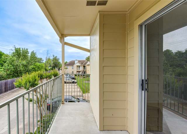Property at 12550 Whittington Dr #404, Houston, TX 77077, 1 bed, 1 bath