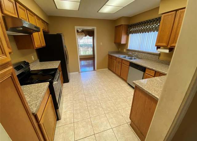 Property at 3306 High Pine Dr, Missouri City, TX 77459, 3 beds, 2.5 baths