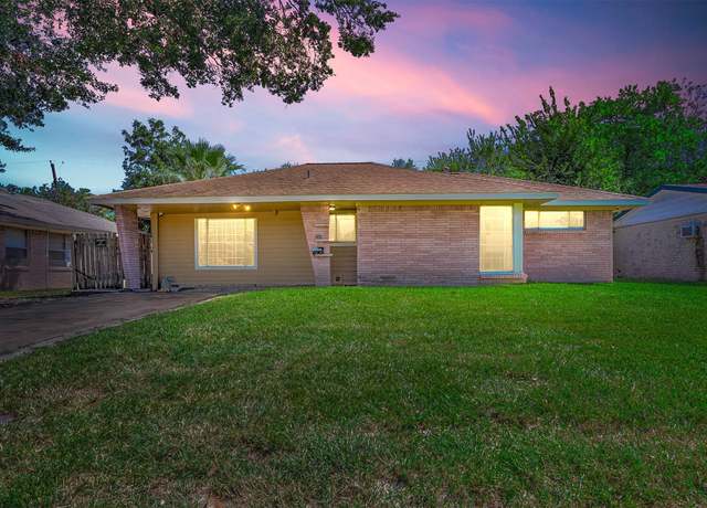 Property at 1815 Firwood Dr, Pasadena, TX 77502, 4 beds, 2.5 baths