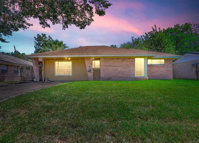 Property at 1815 Firwood Dr, Pasadena, TX 77502, 4 beds, 2.5 baths