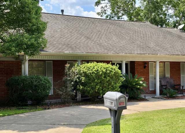Property at 1 Lazy Ln, Bay City, TX 77414, 3 beds, 3 baths