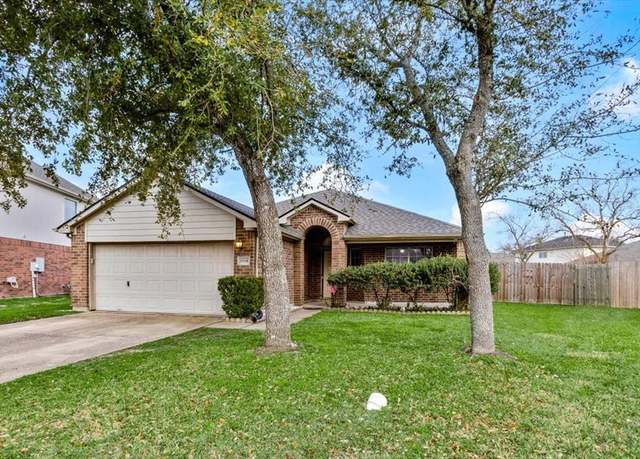 Property at 2888 Colony Cone Cir, Dickinson, TX 77539, 3 beds, 2 baths