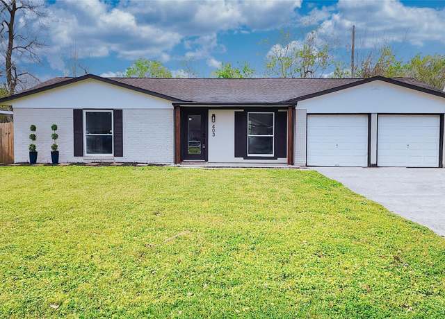 Property at 403 Vance St, League City, TX 77573, 4 beds, 2 baths