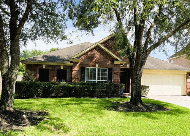 Property at 6315 Oakmont Creek Dr, Spring, TX 77379, 3 beds, 2.5 baths