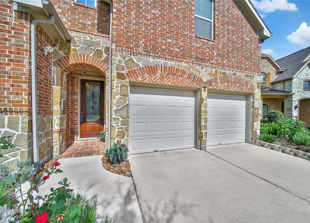 Property at 3910 Lupin Bush Ln, Manvel, TX 77578, 4 beds, 3.5 baths