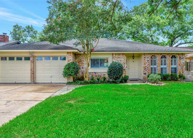 Property at 16426 Cavendish Dr, Houston, TX 77059, 3 beds, 2 baths