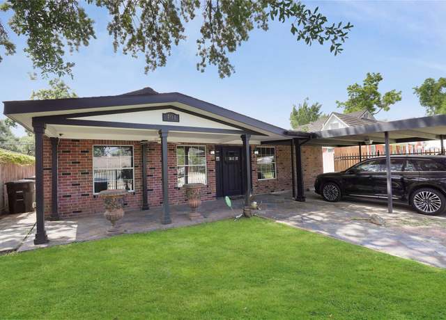 Property at 404 Sue St, Houston, TX 77009, 4 beds, 3 baths