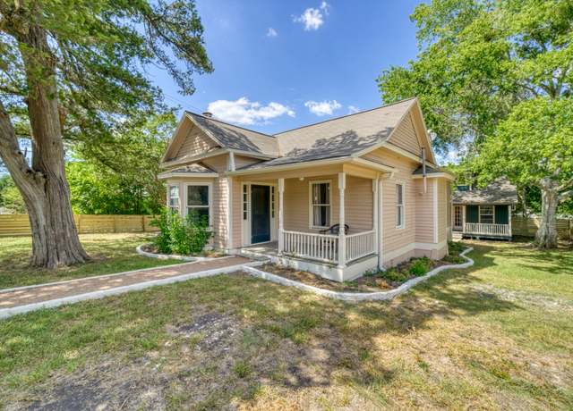 Property at 806 E Main St, Bellville, TX 77418, 2 beds, 1 bath