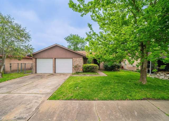 Property at 11511 Lockgate Ln, Houston, TX 77048, 3 beds, 1.5 baths