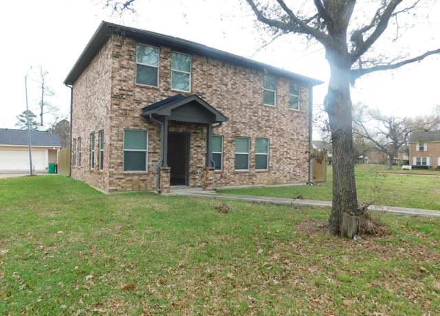 Property at 4803 Forest Ct, Baytown, TX 77521, 3 beds, 2.5 baths