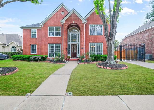 Property at 12427 Shadycrest Dr, Houston, TX 77082, 5 beds, 3.5 baths