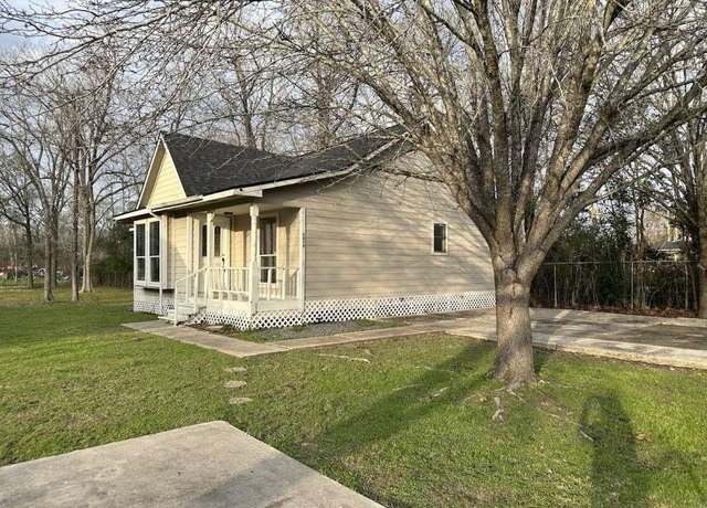 Property at 5919 Woodview Dr, Houston, TX 77396, 3 beds, 2 baths