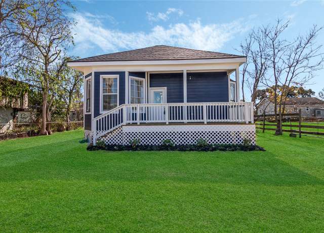 Property at 11827 David St, Galveston, TX 77554, 3 beds, 2 baths