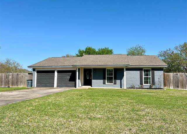 Property at 7041 Avenue R, Santa Fe, TX 77510, 3 beds, 2 baths