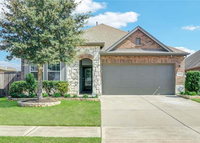 Property at 2815 Torrey Pines Dr, Fulshear, TX 77423, 3 beds, 2 baths