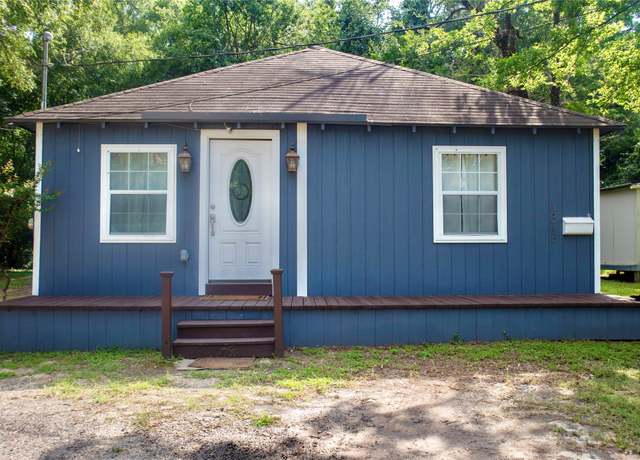 Property at 1315 N Roberson St, Conroe, TX 77301, 3 beds, 1 bath