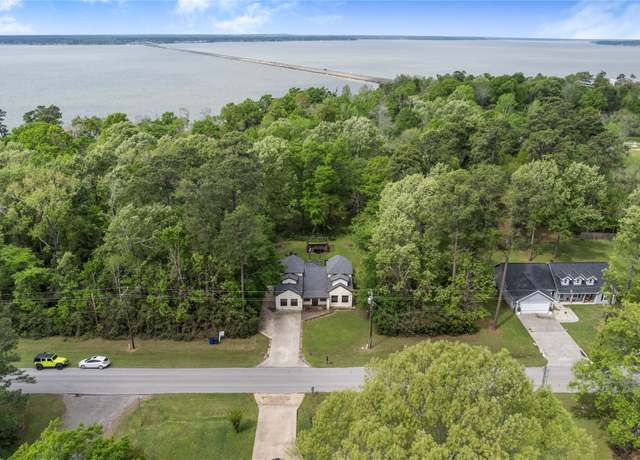 Property at 358 Bridgeview, Onalaska, TX 77360, 3 beds, 3 baths