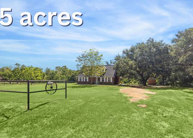Property at 8950 Gosler Rd, Sealy, TX 77474, 3 beds, 2.5 baths