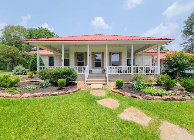 Property at 40618 Center Hill Rd, Hempstead, TX 77445, 3 beds, 3 baths