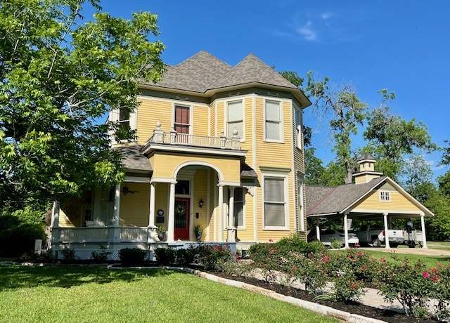 Property at 307 Ketchum St, Navasota, TX 77868, 4 beds, 3 baths