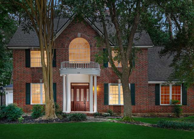 Property at 114 S Mill Trace Dr, The Woodlands, TX 77381, 4 beds, 3.5 baths