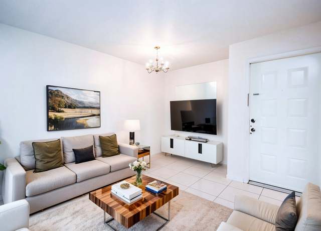 Property at 2818 S Bartell Dr S #6, Houston, TX 77054, 2 beds, 1 bath
