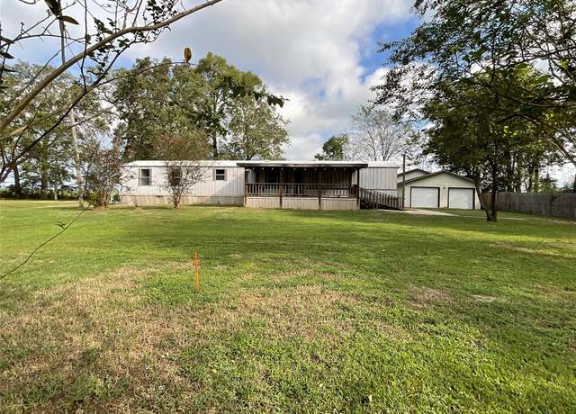 Property at 353 Gettysburg Dr, Livingston, TX 77351, 3 beds, 2 baths