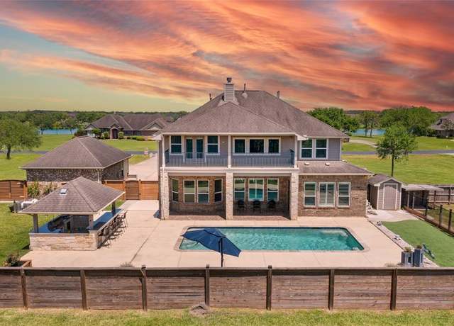 Property at 315 Lago Circle Dr S, Santa Fe, TX 77517, 5 beds, 3.5 baths