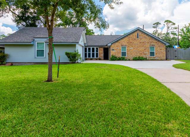 Property at 103 Cherry Tree Ln, Friendswood, TX 77546, 4 beds, 2 baths