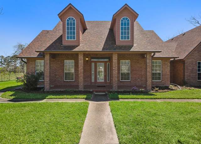 Property at 17335 Auction Barn Rd, Alvin, TX 77511, 3 beds, 2.5 baths