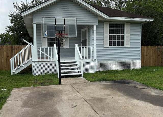 Property at 2508B West Holly Ave, Pasadena, TX 77502, 4 beds, 2 baths