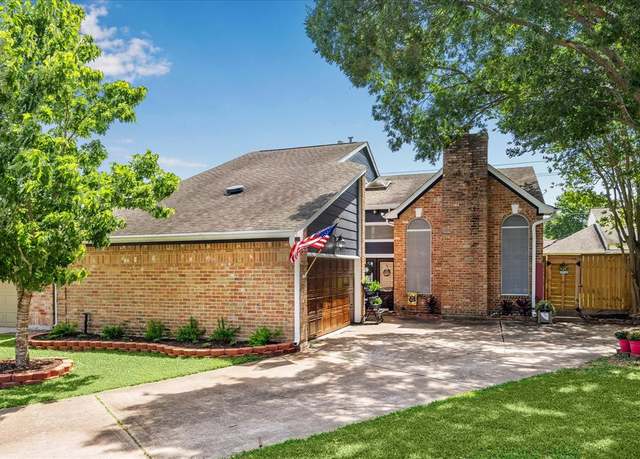 Property at 12803 Suffolk Chase Ln, Houston, TX 77077, 4 beds, 2.5 baths