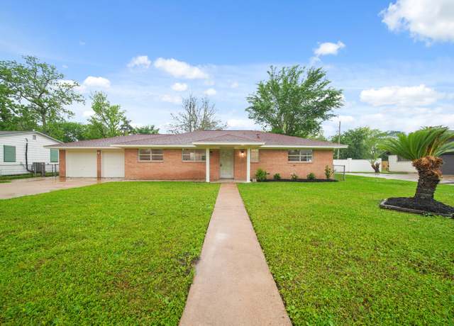 Property at 11811 15th St, Santa Fe, TX 77510, 3 beds, 2 baths