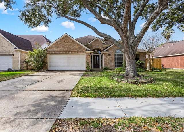 Property at 1940 Waterford Way, Seabrook, TX 77586, 3 beds, 2 baths