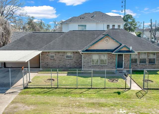 Property at 21 Eastwood St, Houston, TX 77011, 3 beds, 2 baths