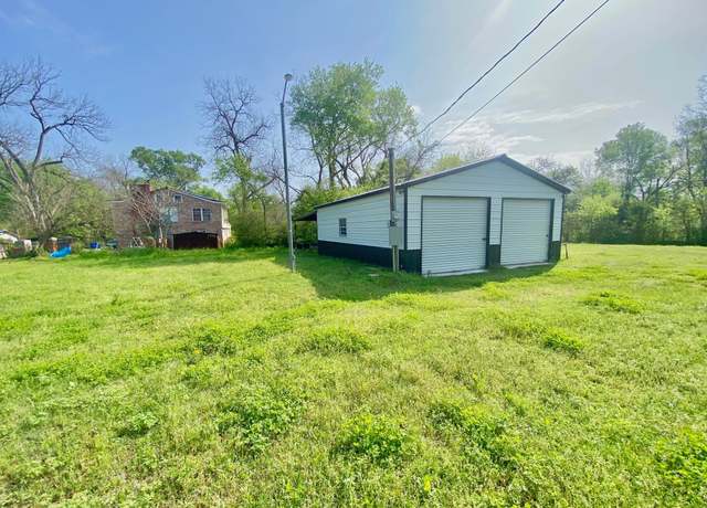 Property at 201 W Pine St, Crockett, TX 75835