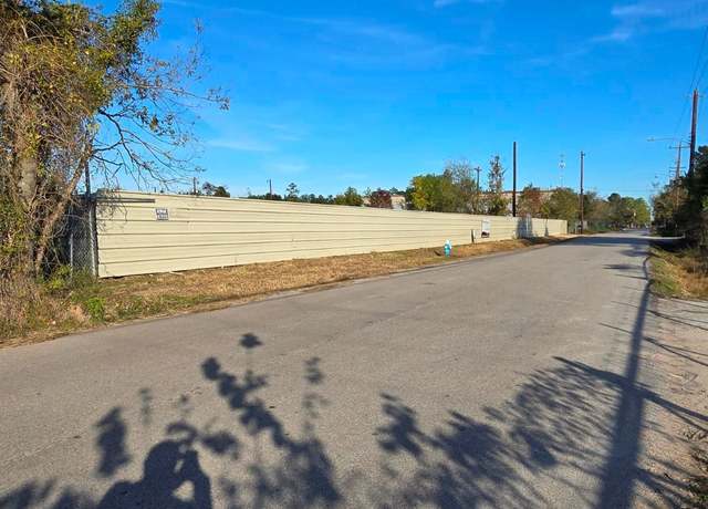 Property at 4214 Creekmont Dr, Houston, TX 77091