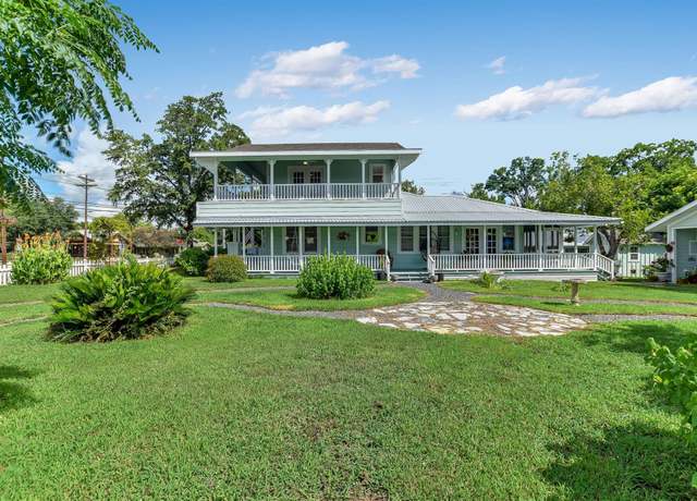 Property at 864 N Franklin St, La Grange, TX 78945, 3 beds, 3 baths