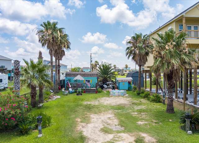 Property at 915 Meynig Dr, Crystal Beach, TX 77650