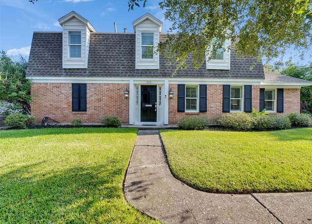 Property at 315 Cedar Ln, El Lago, TX 77586, 5 beds, 3 baths