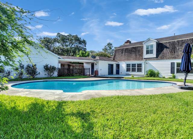 Property at 315 Cedar Ln, El Lago, TX 77586, 5 beds, 3 baths