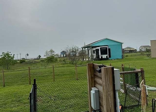 Property at 915 17th St, Bolivar, TX 77650